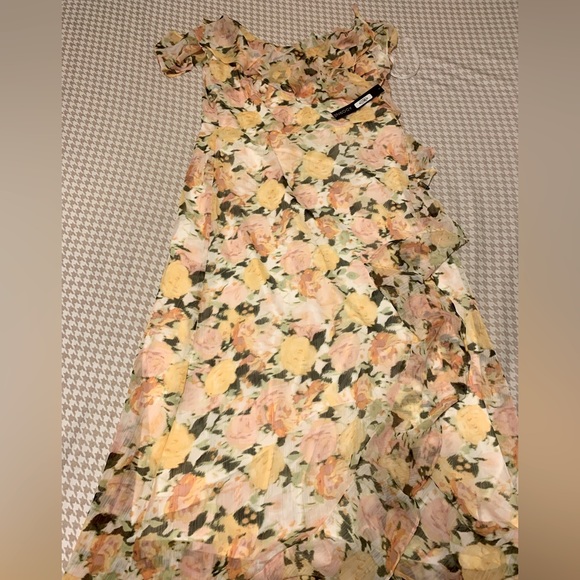NWT. Adorne floral dress. Ruffled hem and flutter details on cold shoulder top. - Picture 3 of 5